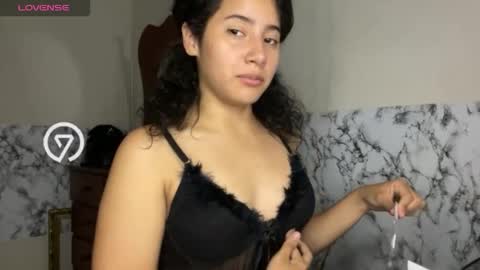 Snapshot of amany_r chatting on February 16, 4:53 am amany_r online show from February 16, 4:53 am