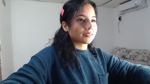 Snapshot of amany_r chatting on October 5, 7:35 am amany_r online show from October 5, 7:35 am