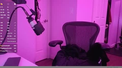 leash online show from February 15, 7:51 am