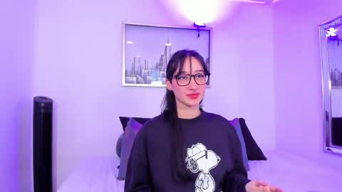 ambar_bloom online show from March 10, 3:49 pm