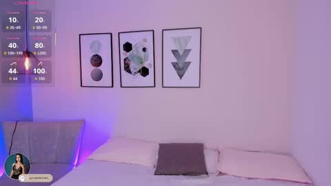 ambarevans_ online show from November 9, 12:12 pm