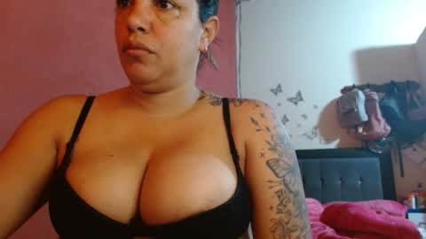 Snapshot of ambarmilf09 chatting on October 2, 5:18 pm ambarmilf09 online show from October 2, 5:18 pm