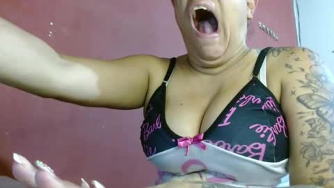 Snapshot of ambarmilf09 chatting on October 5, 9:47 am ambarmilf09 online show from October 5, 9:47 am