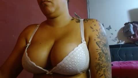 Snapshot of ambarmilf09 chatting on September 29, 7:19 pm ambarmilf09 online show from September 29, 7:19 pm