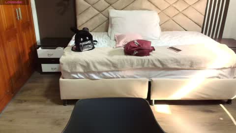 Snapshot of ambaross chatting on January 13, 7:42 pm Ambar Ross online show from January 13, 7:42 pm