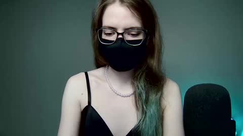 Snapshot of amber_candyfloss chatting on October 30, 12:24 am Amber non-nude model online show from October 30, 12:24 am