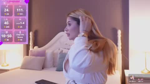 Amberseyes online show from February 9, 12:30 pm