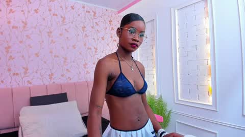Snapshot of amelia_adms chatting on December 11, 7:14 pm Amelia Adams online show from December 11, 7:14 pm