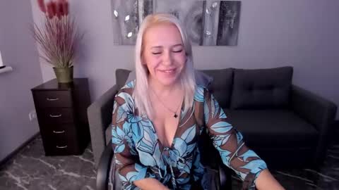 Amelia online show from January 30, 1:09 pm