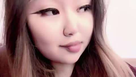 Amelia online show from March 21, 3:50 pm