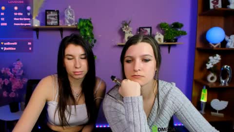 ameliaa_sweet online show from April 1, 1:41 pm