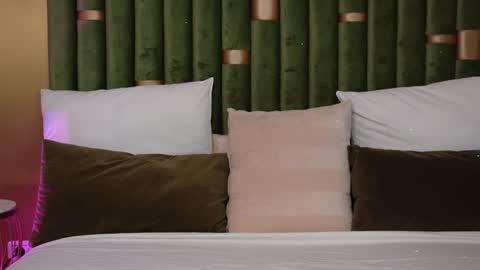 Amelia online show from January 6, 7:20 am