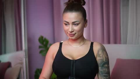  Amelia  online show from April 15, 6:52 pm