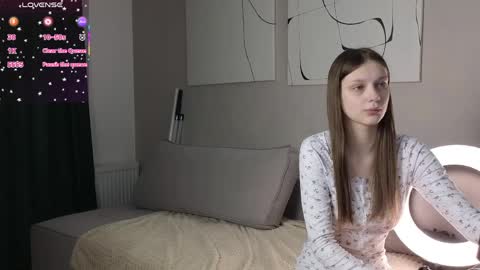 5th day here my name Jennie online show from April 11, 7:28 pm