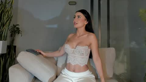 Ameliajones online show from April 14, 2:11 am