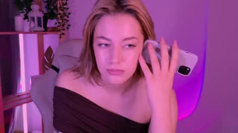 ameliarosaline online show from June 20, 3:54 am