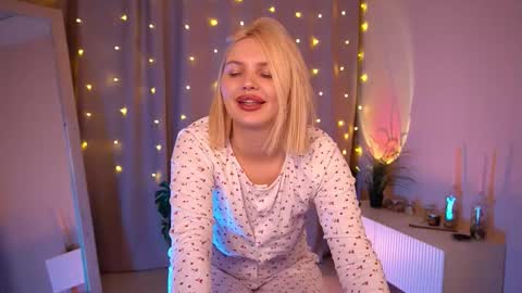  Amelia  online show from February 20, 6:19 am