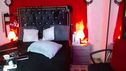 amelie__martinez online show from October 6, 7:29 pm