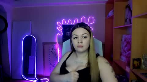 Amelie online show from April 12, 7:55 am