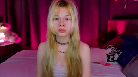 Amelia online show from June 11, 2:00 am