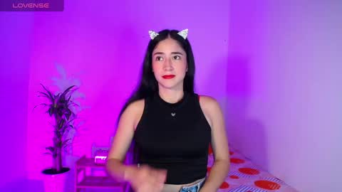 Snapshot of amelycaro chatting on February 10, 2:52 am Amely  online show from February 10, 2:52 am