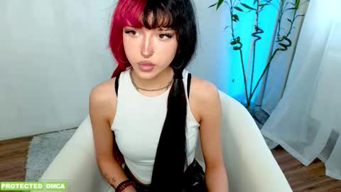    online show from March 7, 11:39 am