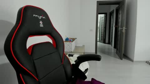 Amiraisa online show from September 11, 5:30 am