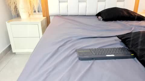 ammy_wood_ online show from September 21, 1:26 am