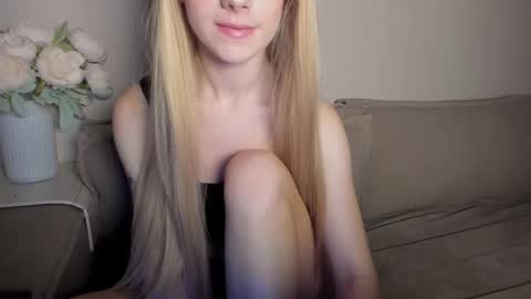 Snapshot of amy1_1 chatting on September 13, 1:24 am amy1_1 online show from September 13, 1:24 am