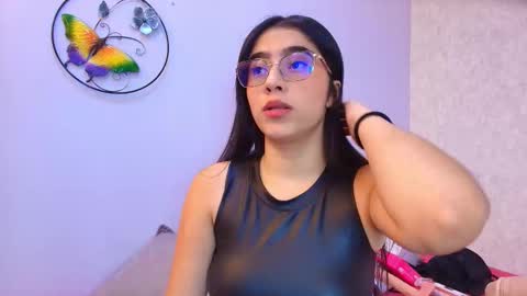 amy__wats0n online show from January 17, 7:10 pm