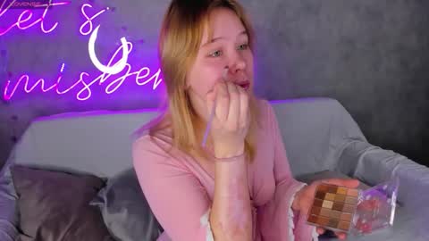 Snapshot of amy_kimberlly chatting on September 22, 12:09 am Amy online show from September 22, 12:09 am