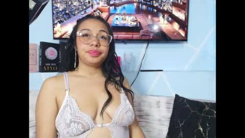 Emy Noa  online show from May 31, 5:13 am