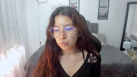 Snapshot of amy_sophiaa chatting on September 29, 12:54 pm Amy sophia 3 online show from September 29, 12:54 pm