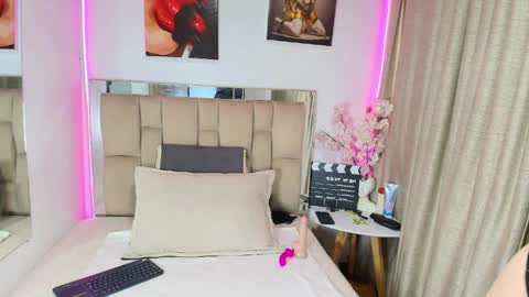 Amy online show from April 8, 11:56 am