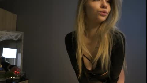 amylanee online show from November 3, 8:18 am