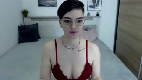 Hi there guys  My pleasure in your hands  pvt is open online show from April 3, 8:18 pm