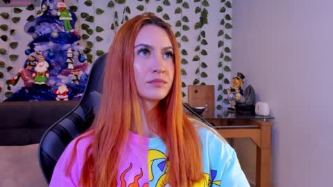 Snapshot of amypond__ chatting on December 4, 5:44 pm Amy online show from December 4, 5:44 pm