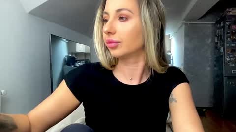 amyroberta92 online show from March 27, 8:26 am