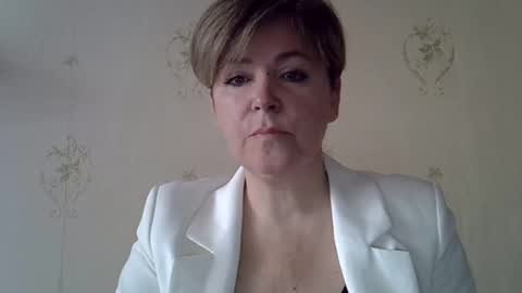 amyvalentine1 online show from March 30, 6:02 am