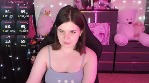 amyvibes online show from November 10, 8:37 pm