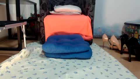 Amy - not talkative and a little shy online show from August 4, 7:14 am