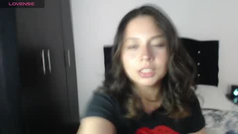 ana_arms_ online show from June 2, 6:31 pm