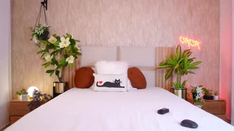 Ana  online show from October 3, 3:00 am