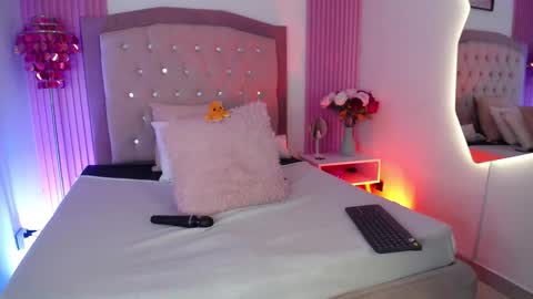 Ana Moon  online show from February 25, 4:33 am