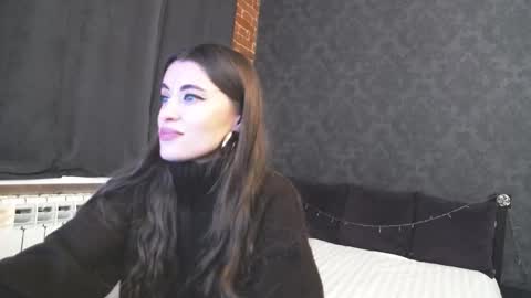 Anna online show from November 18, 3:13 pm