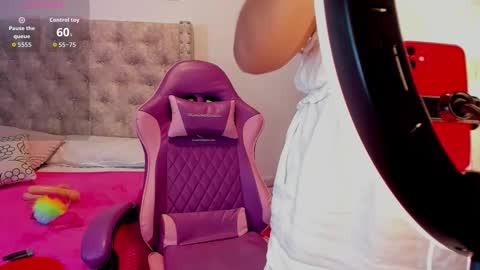 Snapshot of anabelle_00_ chatting on September 18, 3:27 am anabelle_00_ online show from September 18, 3:27 am