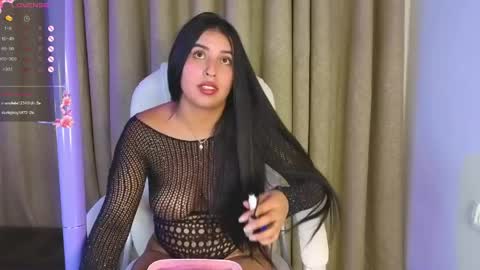 anabloom_ online show from June 5, 9:54 pm