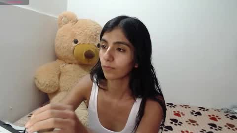 Anahi Browns online show from February 18, 4:50 pm