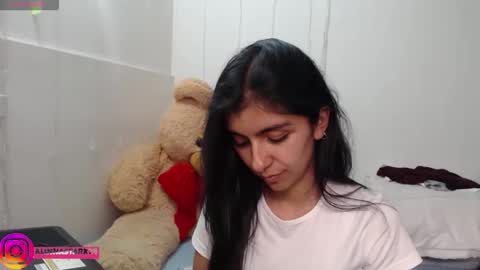 Anahi Browns online show from November 18, 7:37 pm