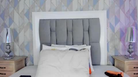   online show from October 16, 11:57 am